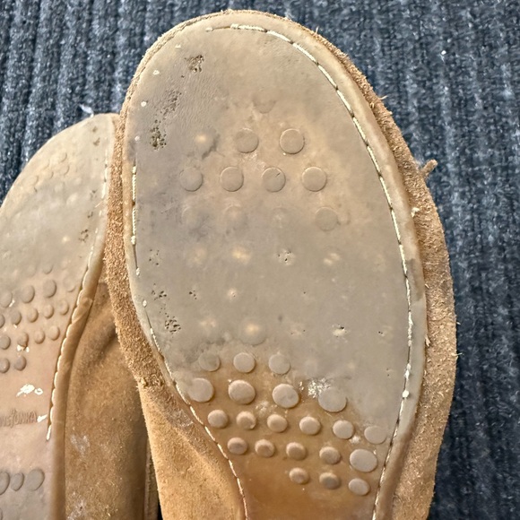 Minnetonka Women's Kilty hardsole moccasins in brown suede leather - Picture 5 of 10